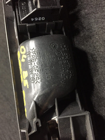 02 03 04 05 VW Passat Rear Passenger Door Handle With Window Switch OEM D23