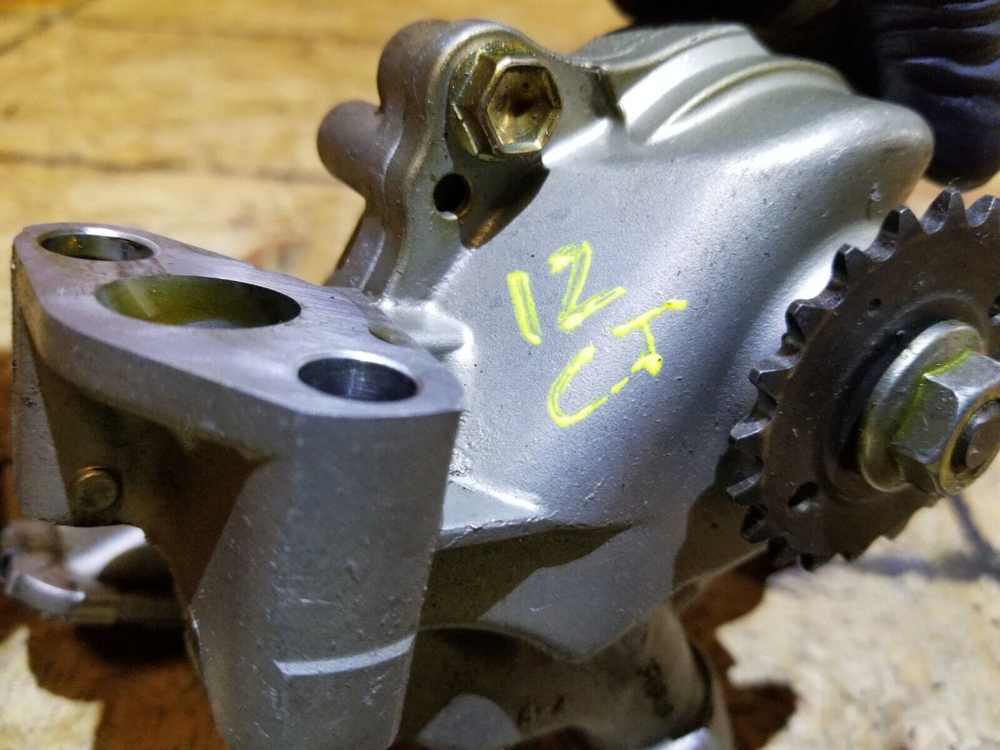 11 12 13 14 15 Lexus CT200h Engine Oil Pump OEM