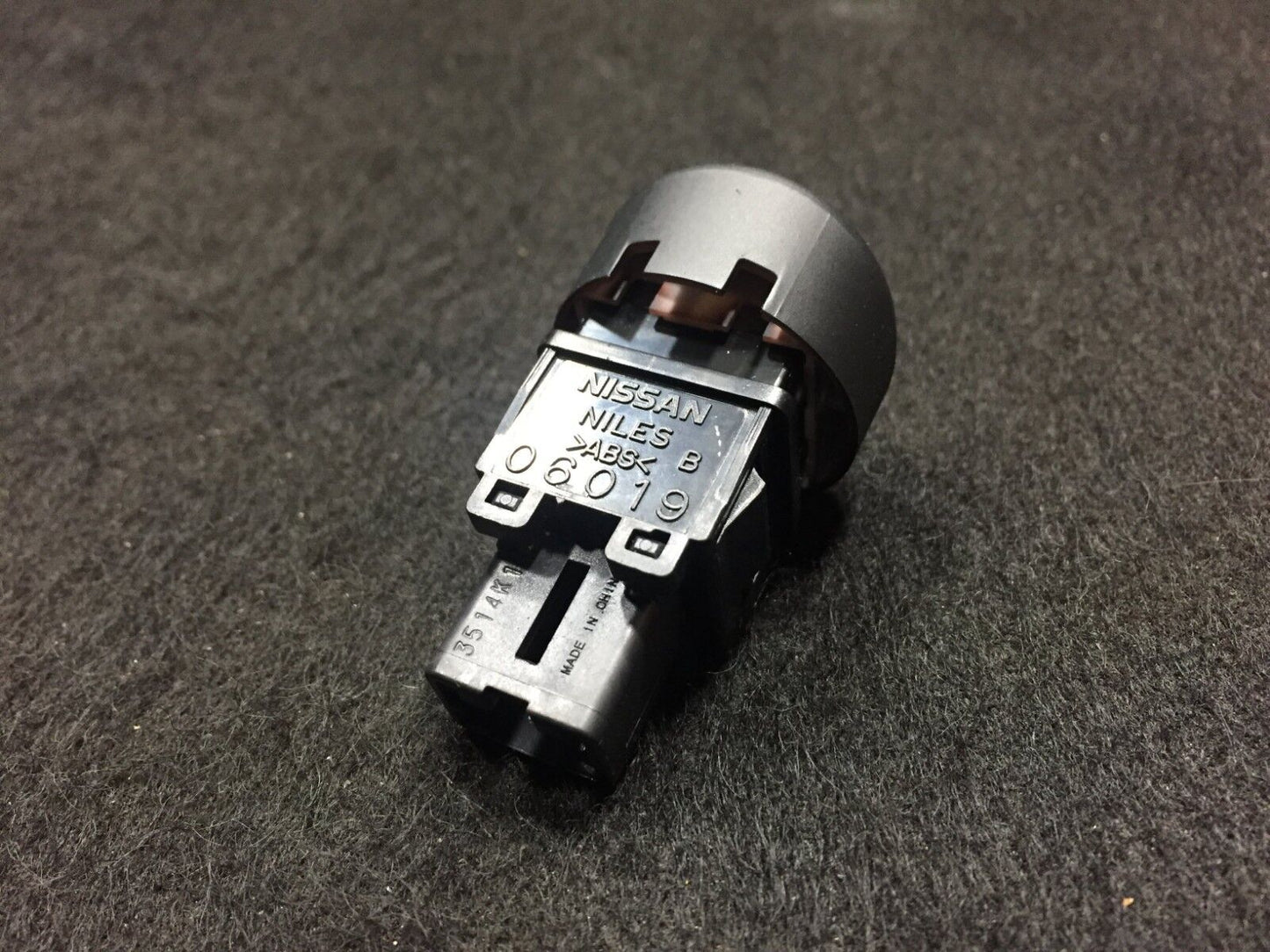 11 12 13 14 Nissan Juke Dashboard Hazard Switch OEM D30