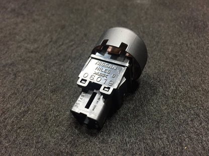 11 12 13 14 Nissan Juke Dashboard Hazard Switch OEM D30
