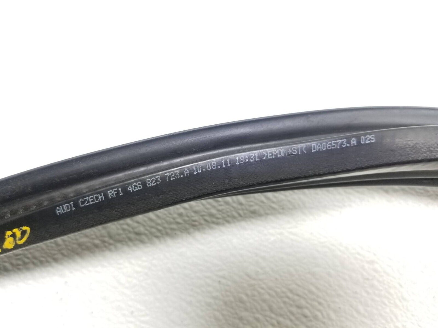 12 13 14 15 16 17 Audi A7 Under Hood Rearward Weatherstrip Seal OEM