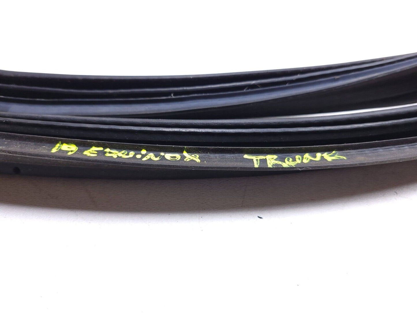 18 19 20 21 Chevrolet Equinox Trunk Lid Weatherstrip Seal OEM
