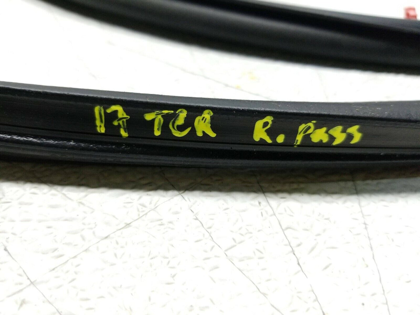 14 15 16 17 GMC Terrain Rear Right Pass Door Weatherstrip Seal OEM 14k Miles
