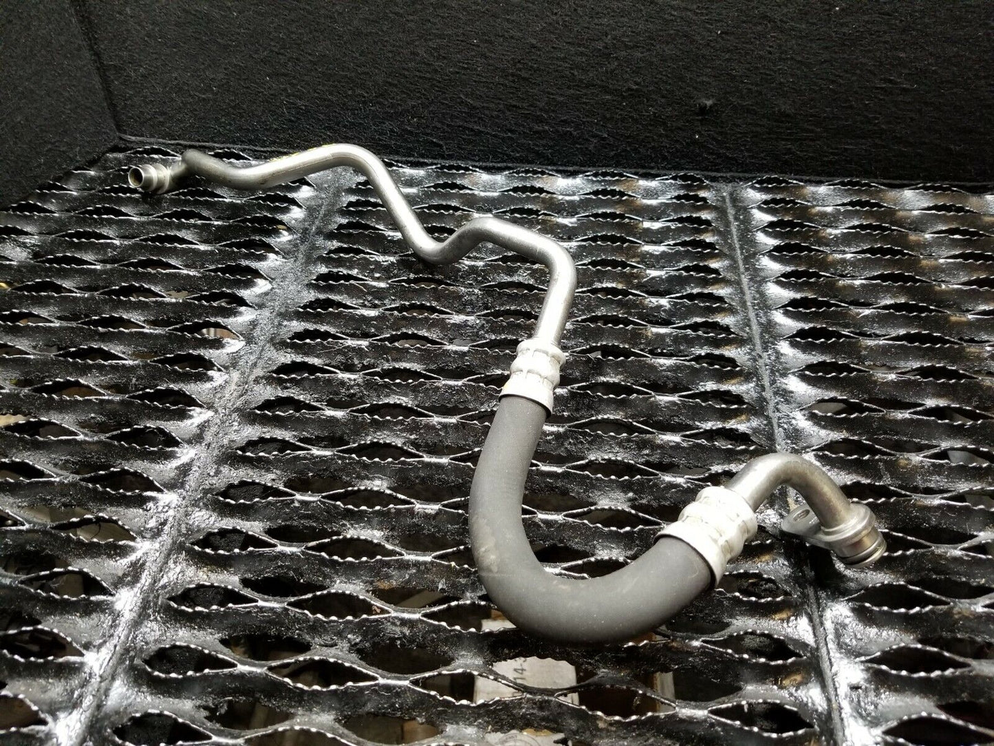 06 07 08 09 10 BMW 650i E63 N62 Engine Oil Cooler Pipe Line Upper OEM