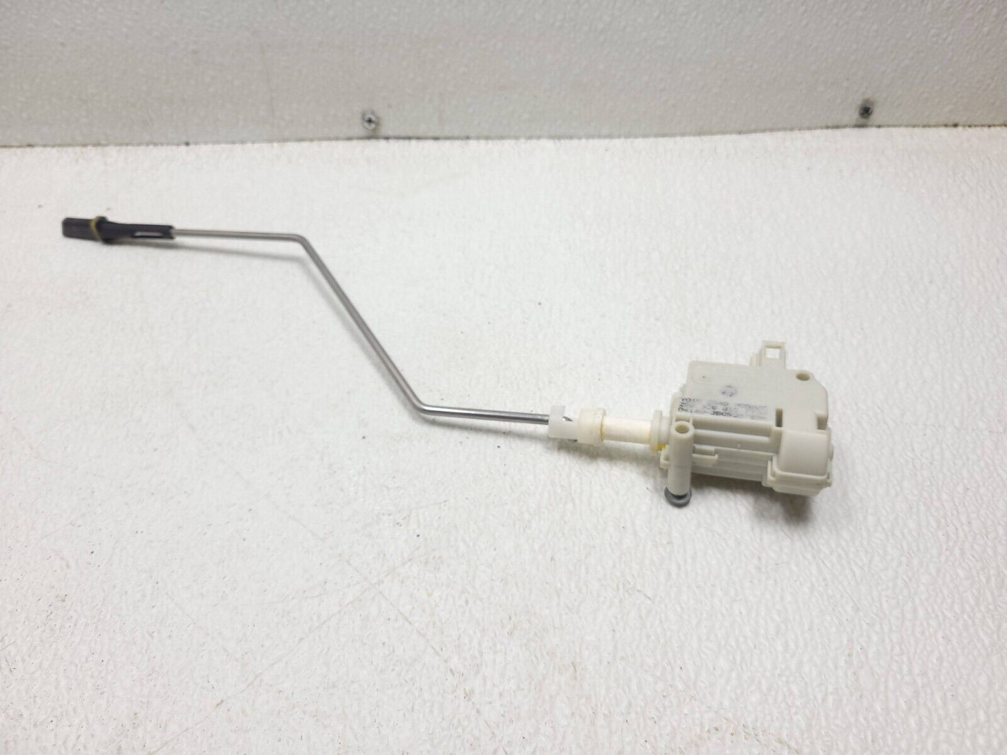 09 10 11 12 Volkswagen Cc Fuel Tank Door Lid Lock Actuator OEM
