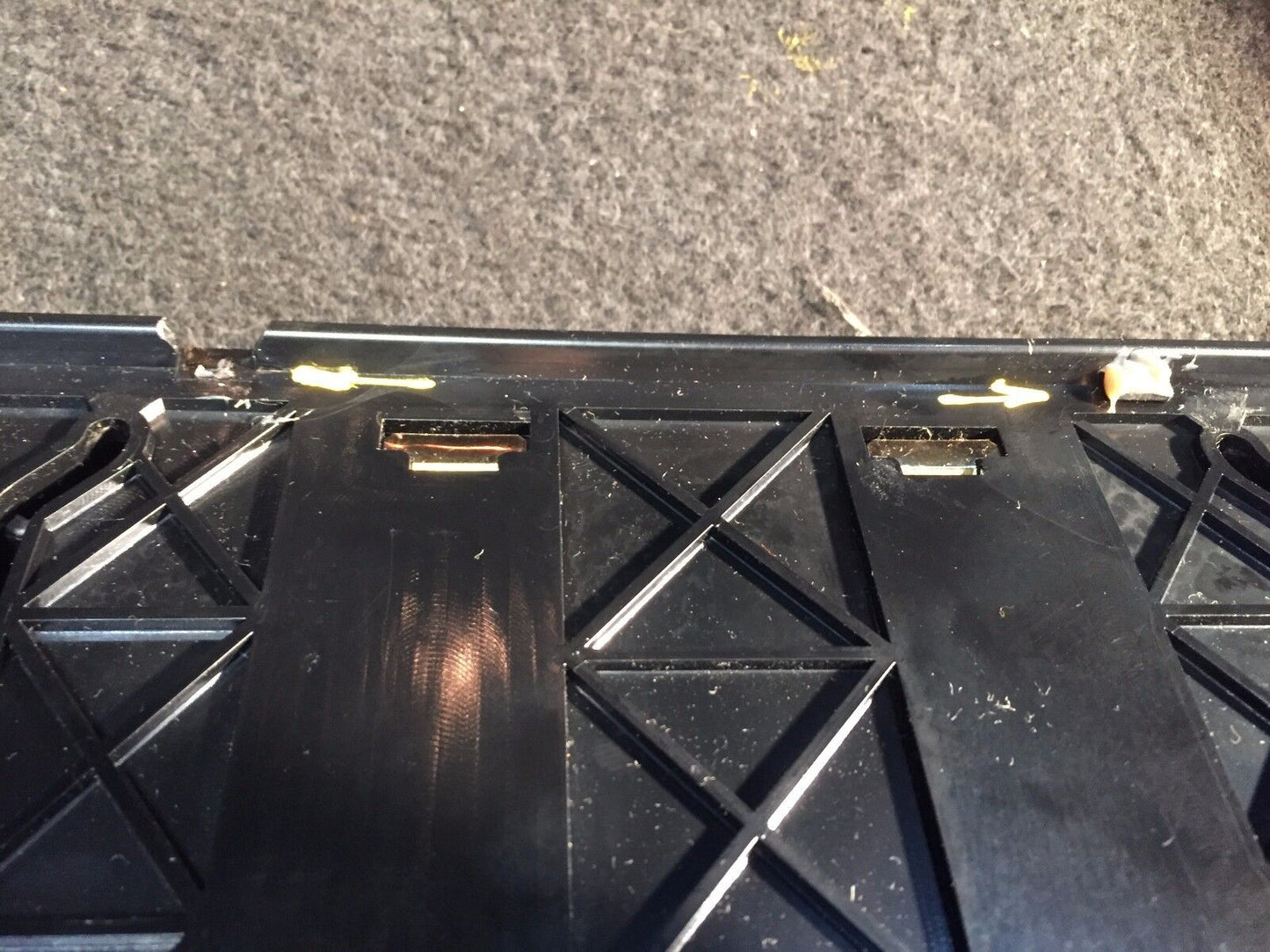 02 03 04 05 BMW 745i E65 Rear Seat Cup Holder  OEM