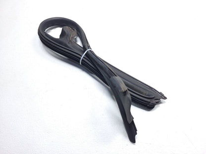 12 13 14 15 16 17 Audi A7 Door Weatherstrip Seal Front Right Passenger Side OEM