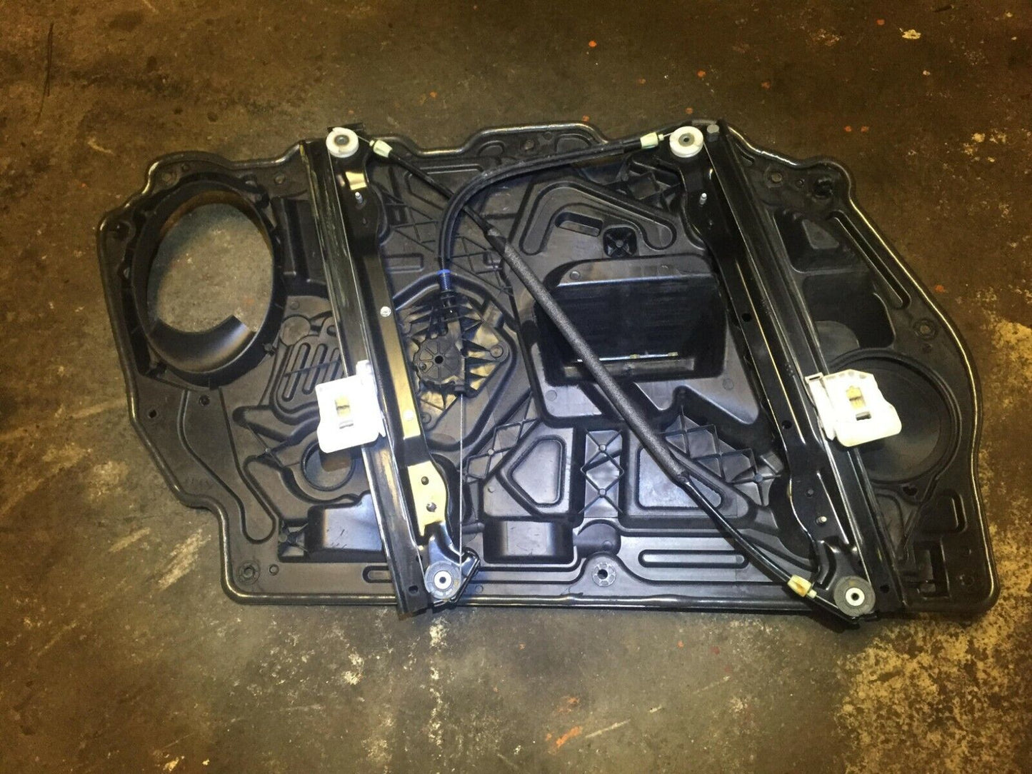 11 12 13 14 Dodge Avenger Front Right Passenger Window Regulator Panel OEM D37