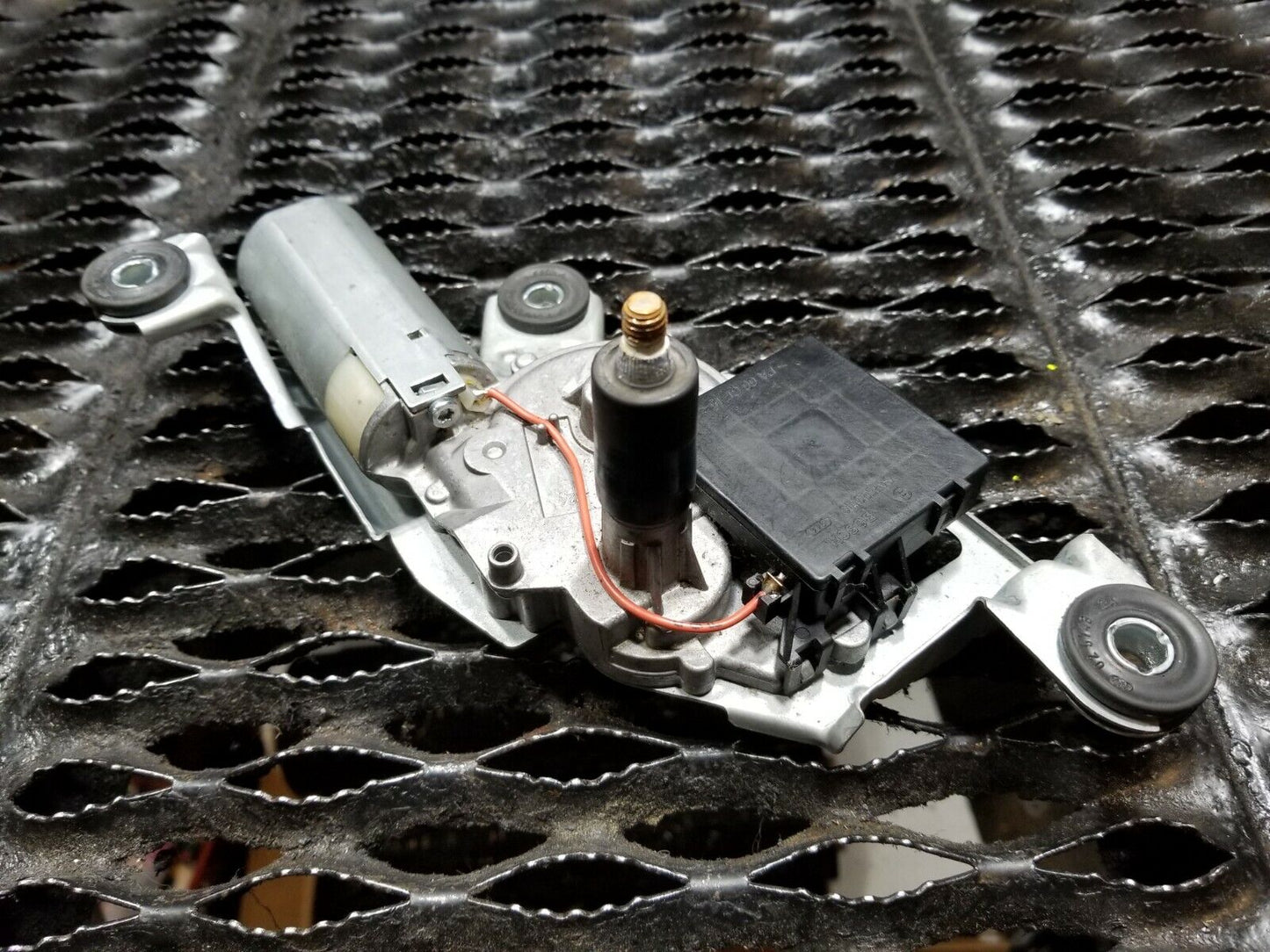 04 05 06 BMW X3 E83 Rear Wiper Motor OEM