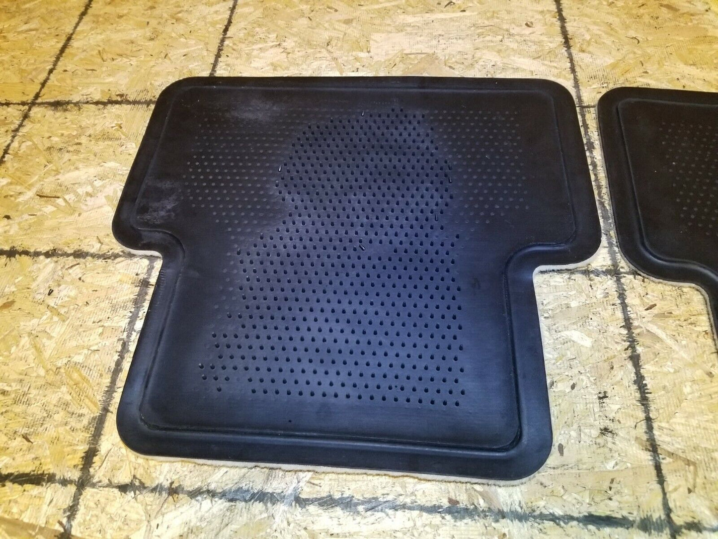 07 08 09 Cadillac SRX Floor Mat Carpet Rear Left & Right ( Pair ) OEM