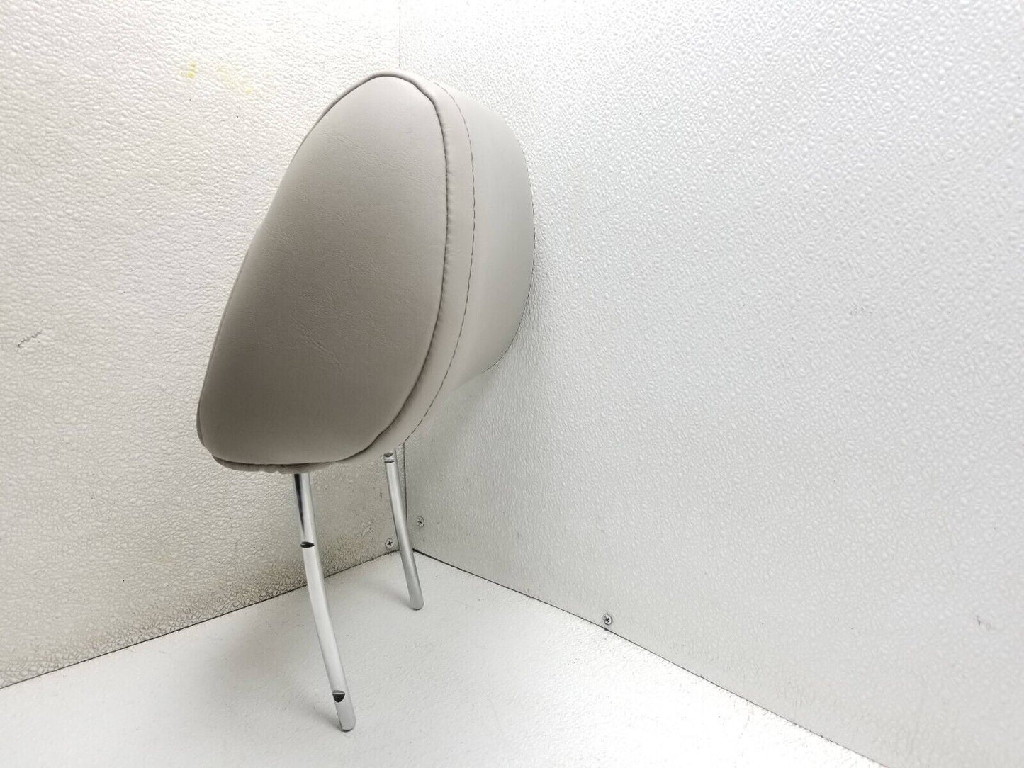 2006 - 2010 Jeep Grand Cherokee Front Driver Seat Headrest OEM