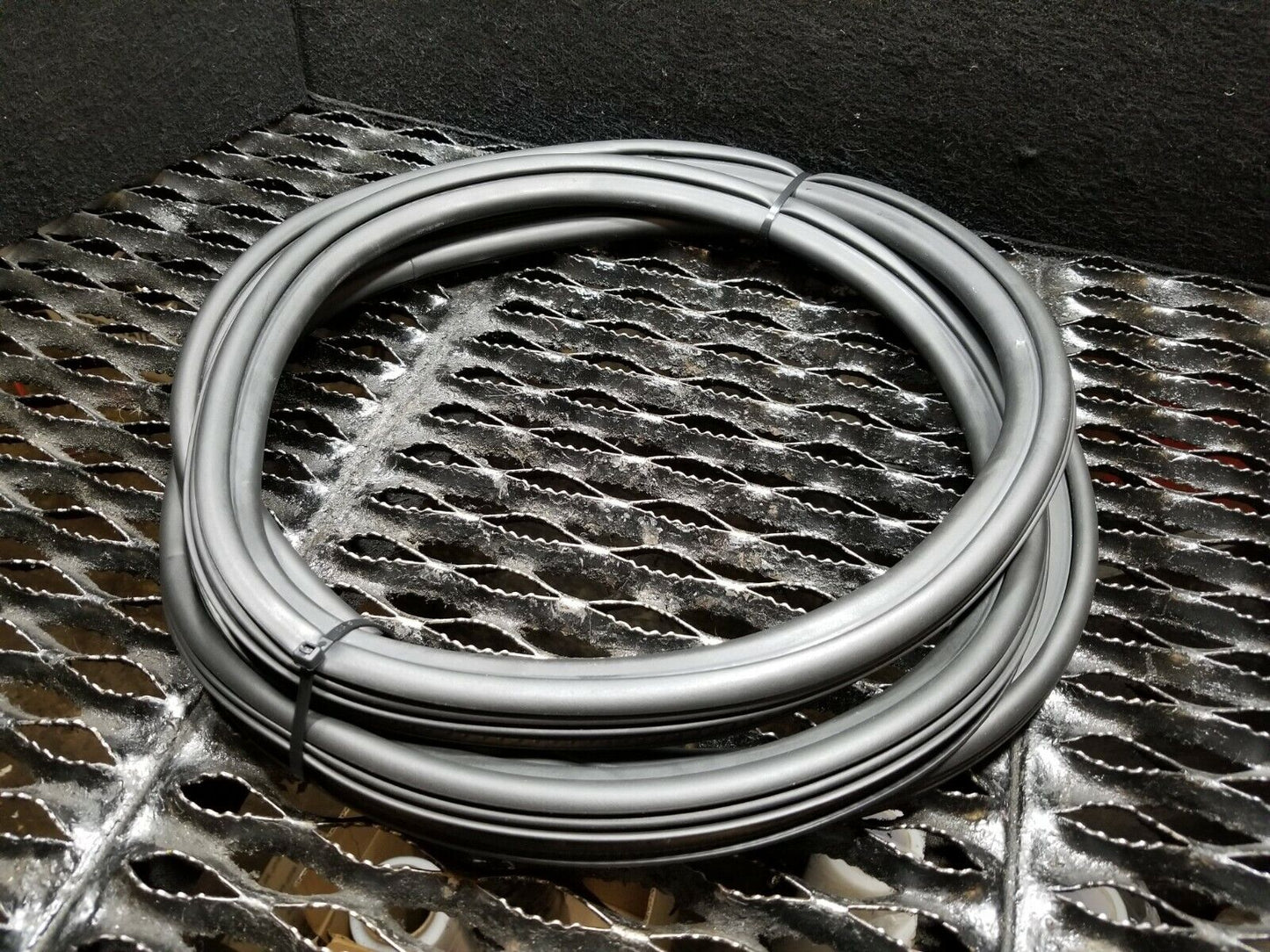 13 14 15 Audi A4 Sedan Front Right Passenger Side Door Weatherstrip Seal OEM