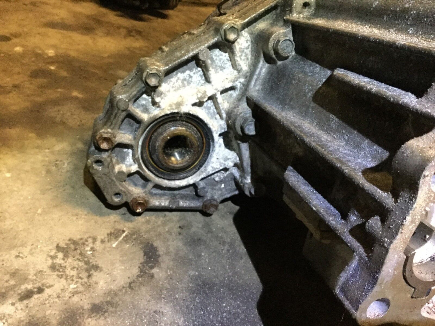 06 07 08 09 10 Infiniti M35 Transfer Case OEM