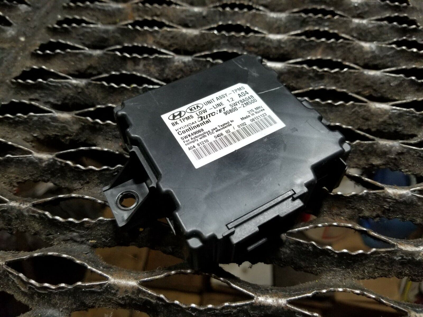 10 11 12 Hyundai Genesis Coupe Tpms Tire Pressure Control Module 95800-2m500 OEM