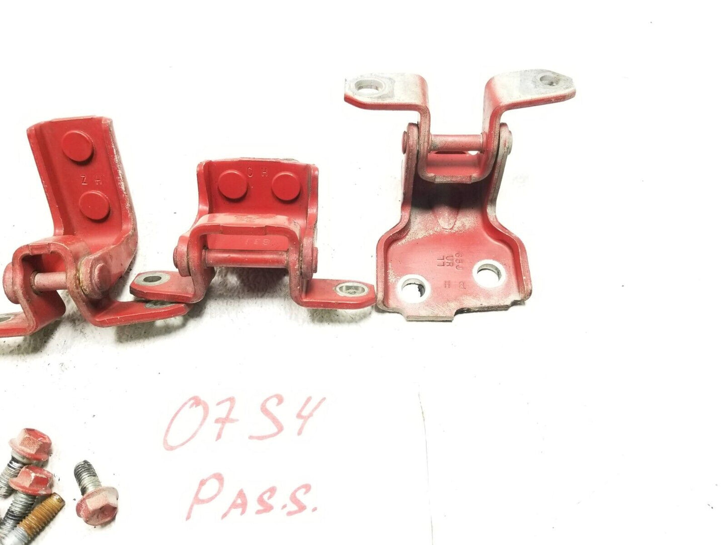 2007 - 2013 Suzuki SX4 Door Hinge Passenger Right Side OEM 70k Miles