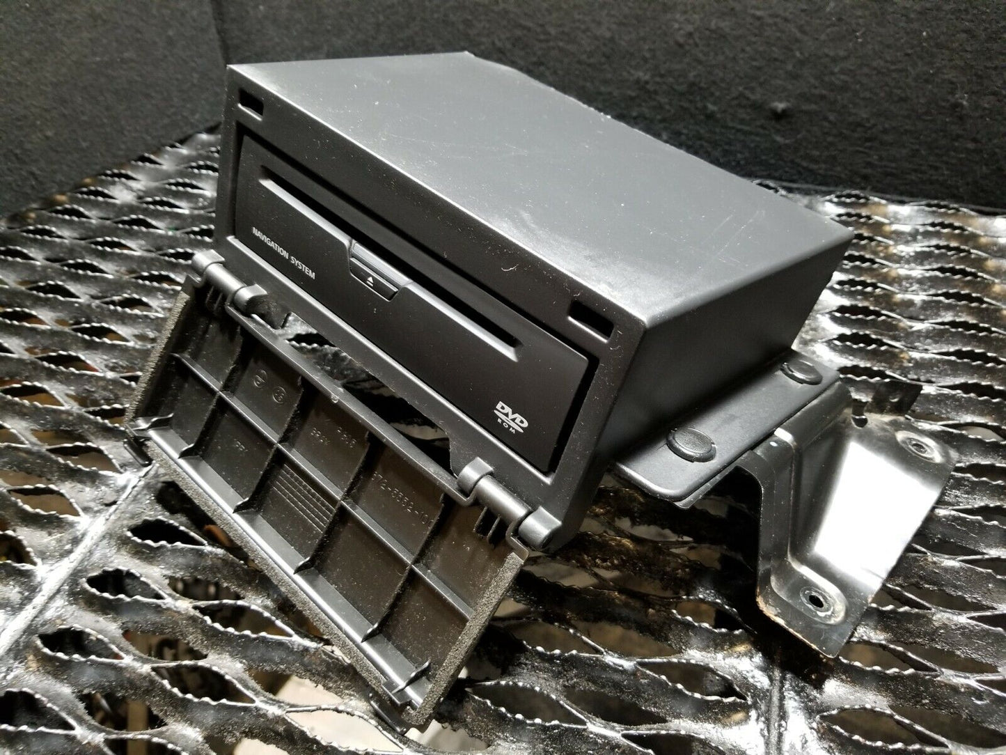 06 07 08 Infiniti Fx35 Navigation Dvd Player W/ Bracket OEM