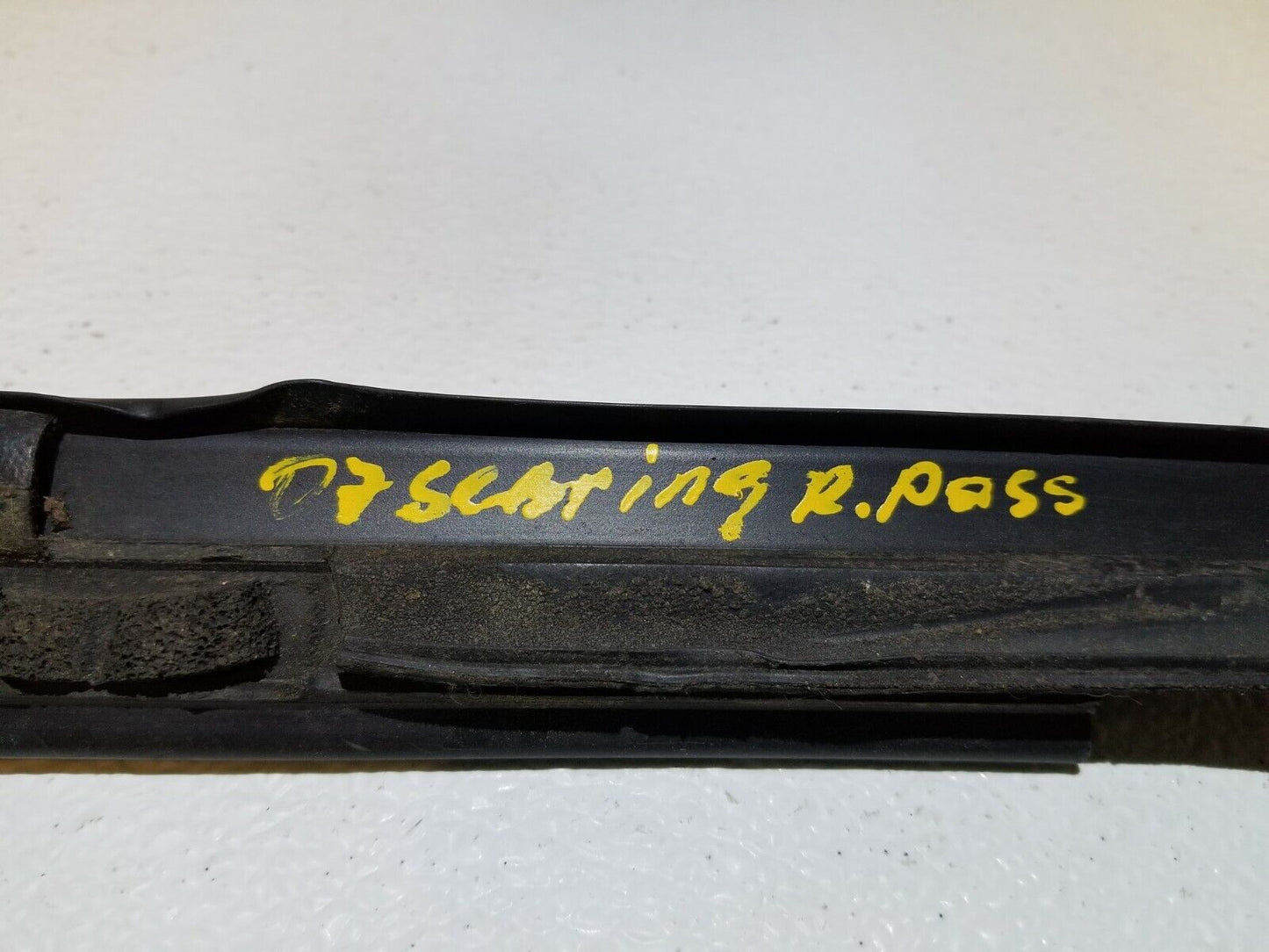 07 08 09 10 Chrysler Sebring Rear Pass Door Window Belt Seal Trim Molding OEM