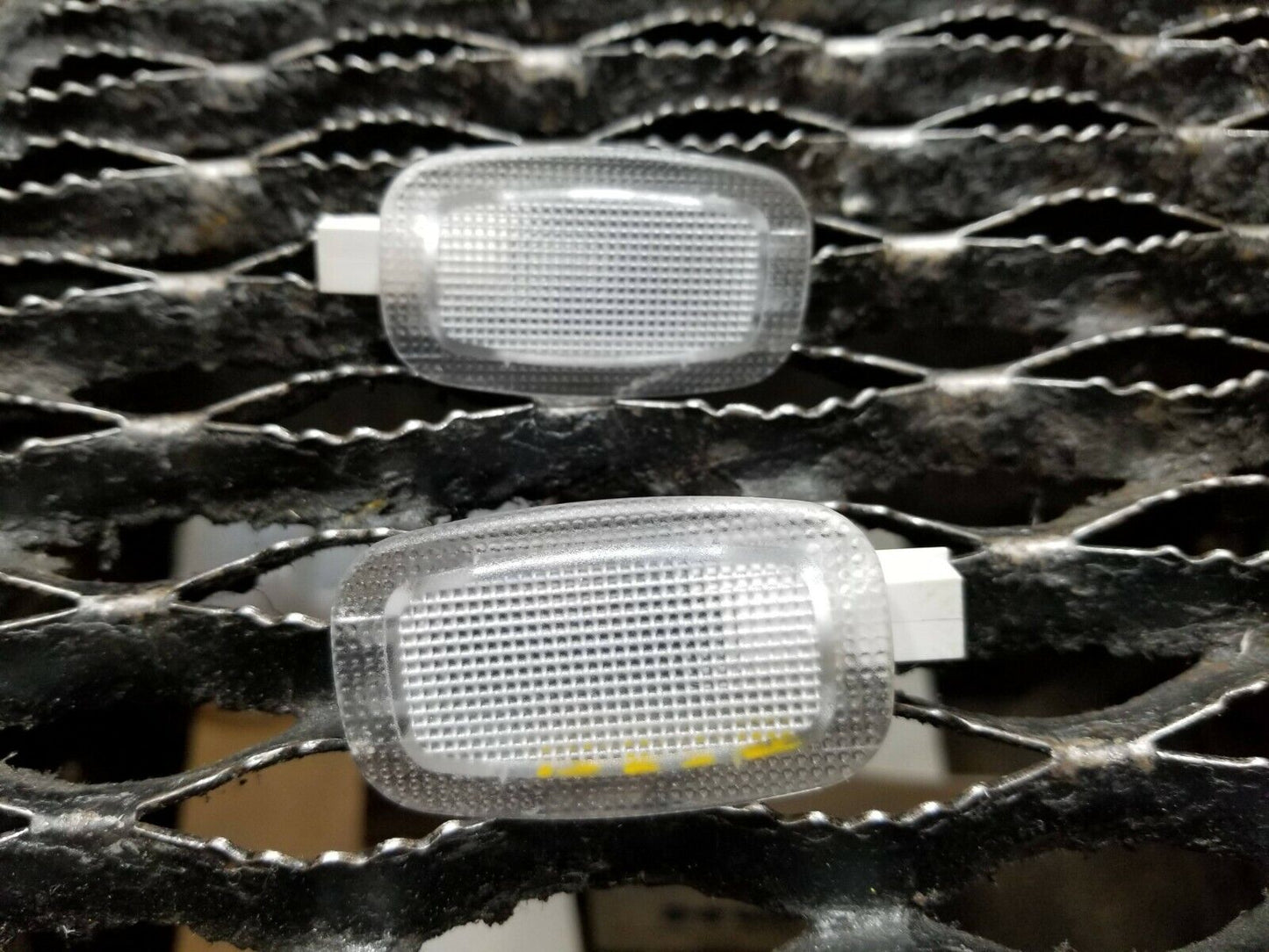 10 11 12 13 Mercedes W212 E350 Interior Light Lamp 2pcs OEM 39k