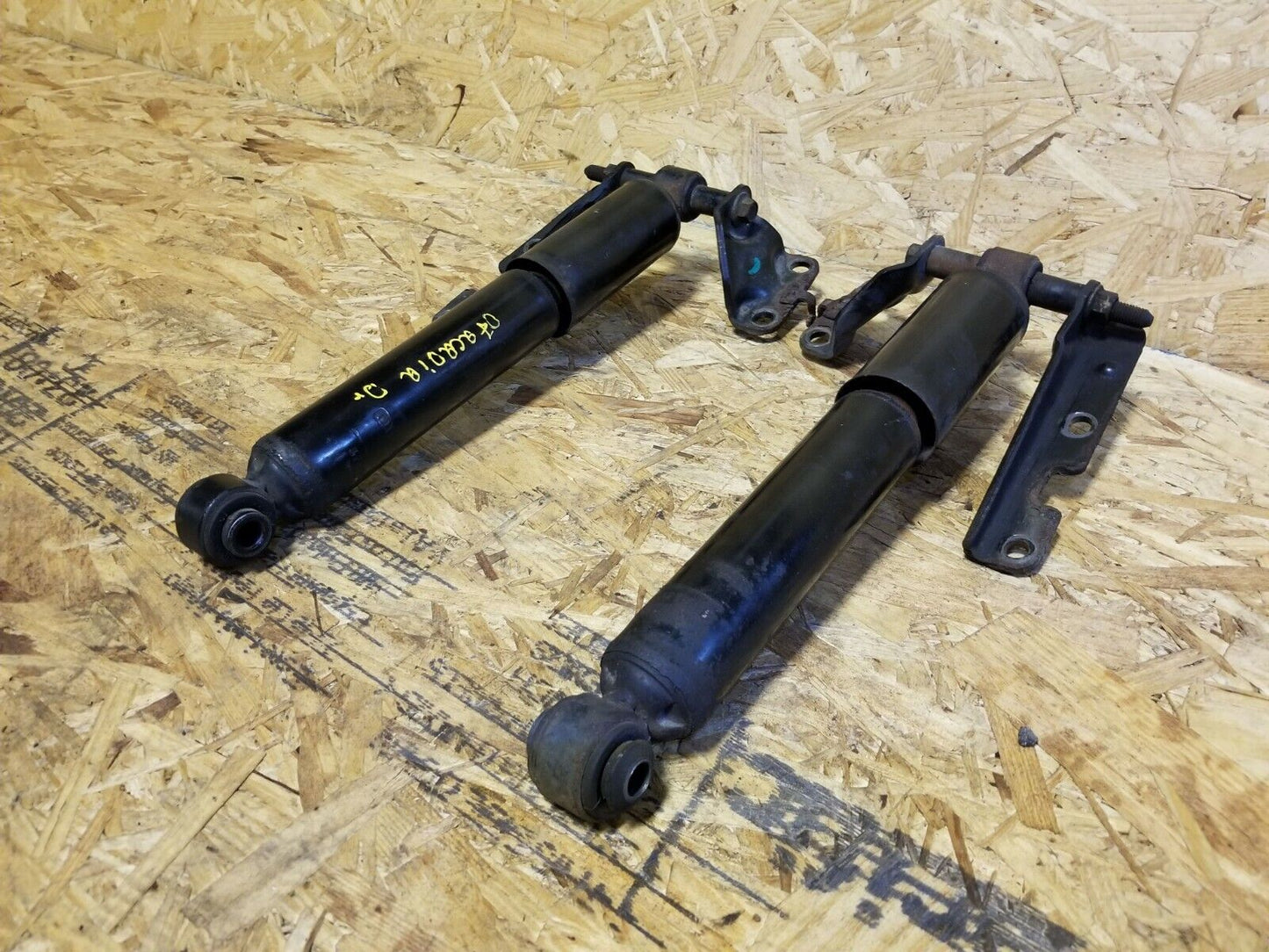 07 08 09 10 11 12 GMC Acadia Rear Shock Strut Absorber (pair) OEM