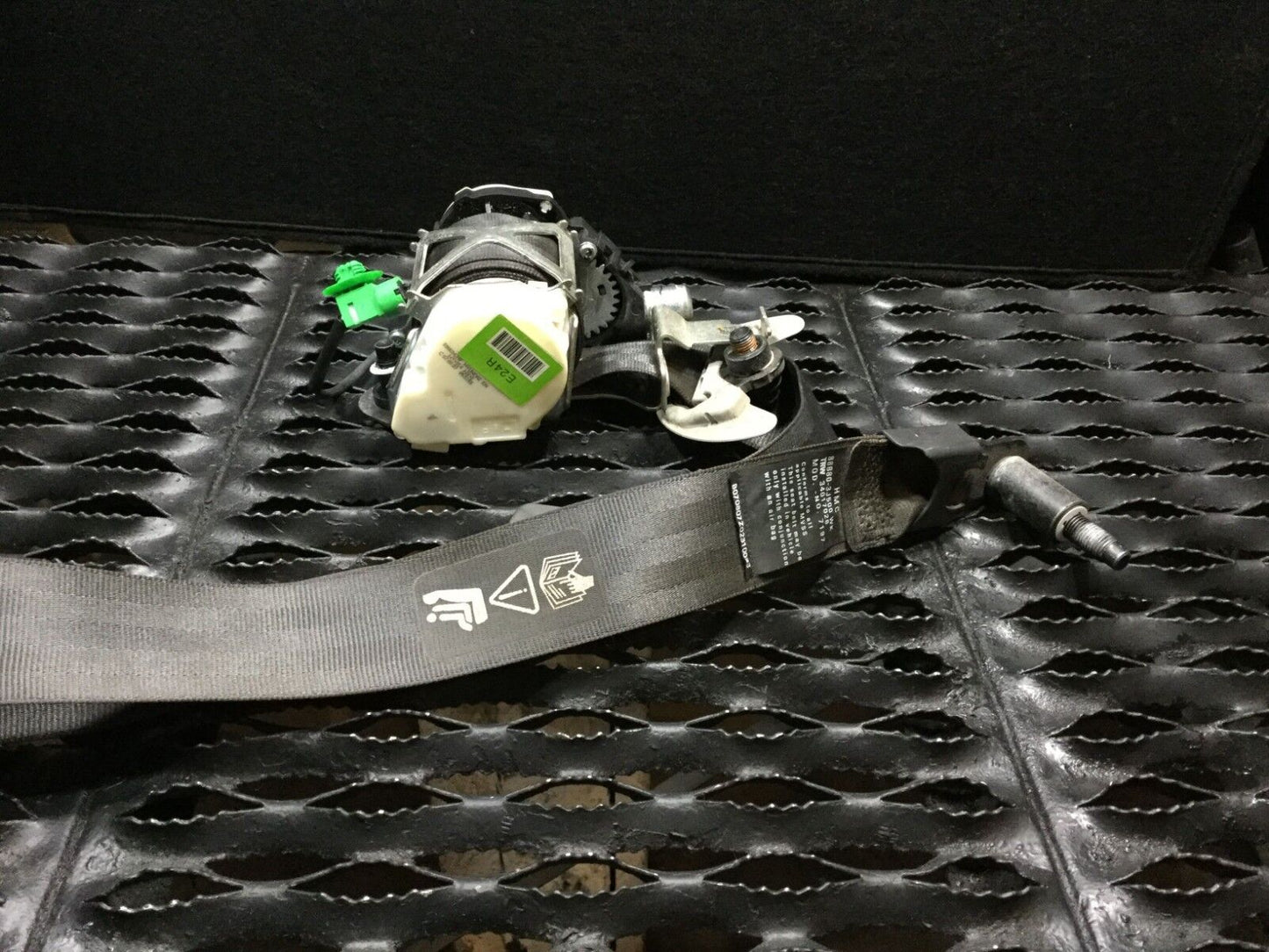 07 08 09 10 11 12 Hyundai Veracruz Front Right Pass Seat Belt Retractor OEM