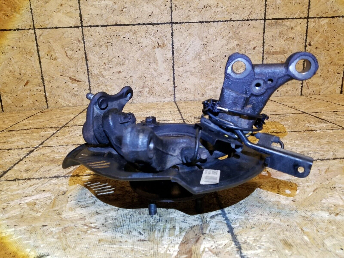 2008 2009 2010 Scion Xb Spindle Knukle Wheel Hub Front Right Passenger Side  OEM