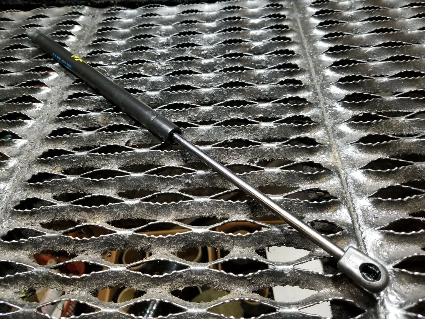 15 16 17 18 VW Jetta Trunk Lid Lift Support 5c6827550 OEM 30k