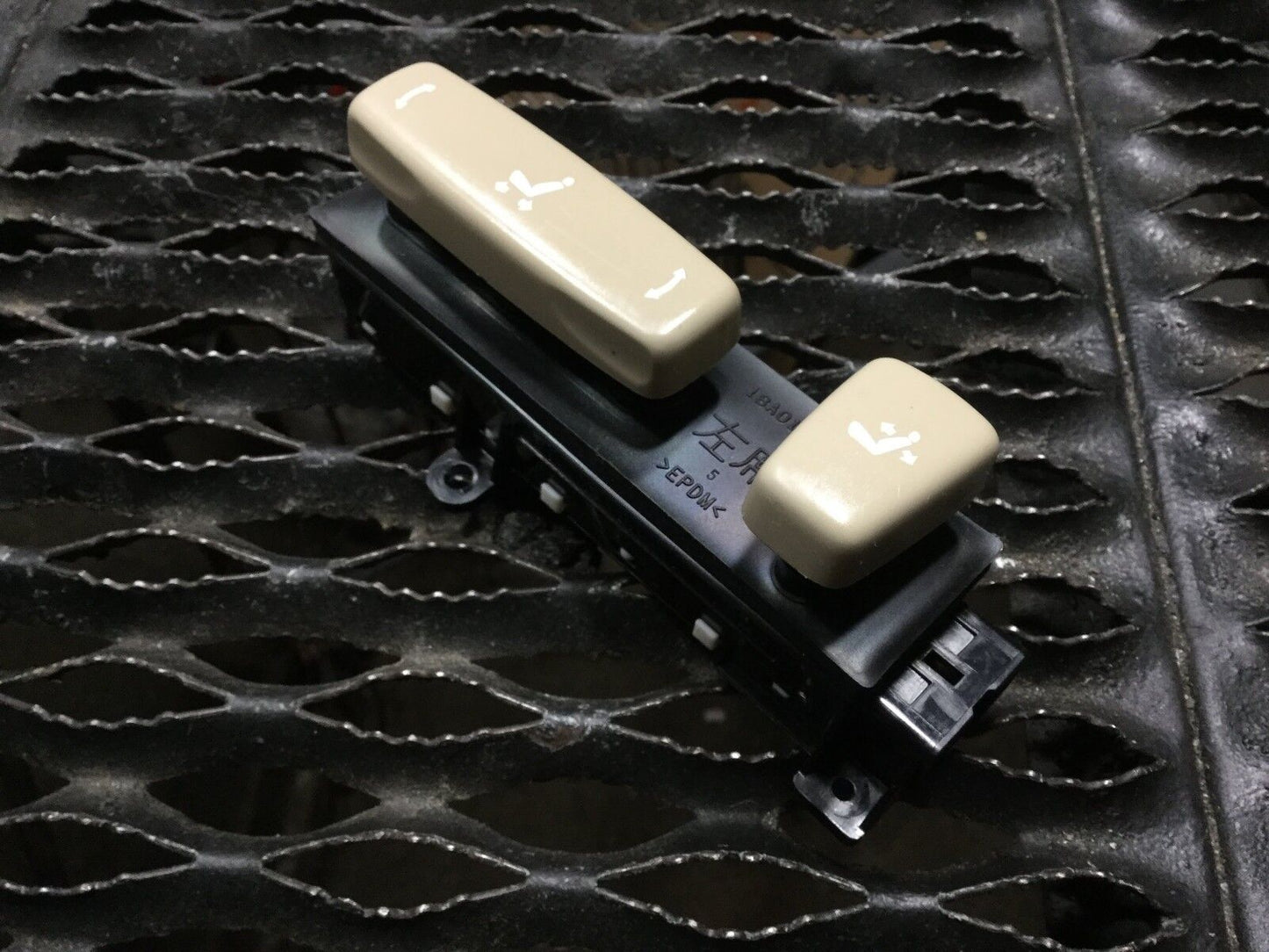 98 99 00 01 02 03 04 05 Lexus GS300 Front Left Driver Seat Switch Control OEM