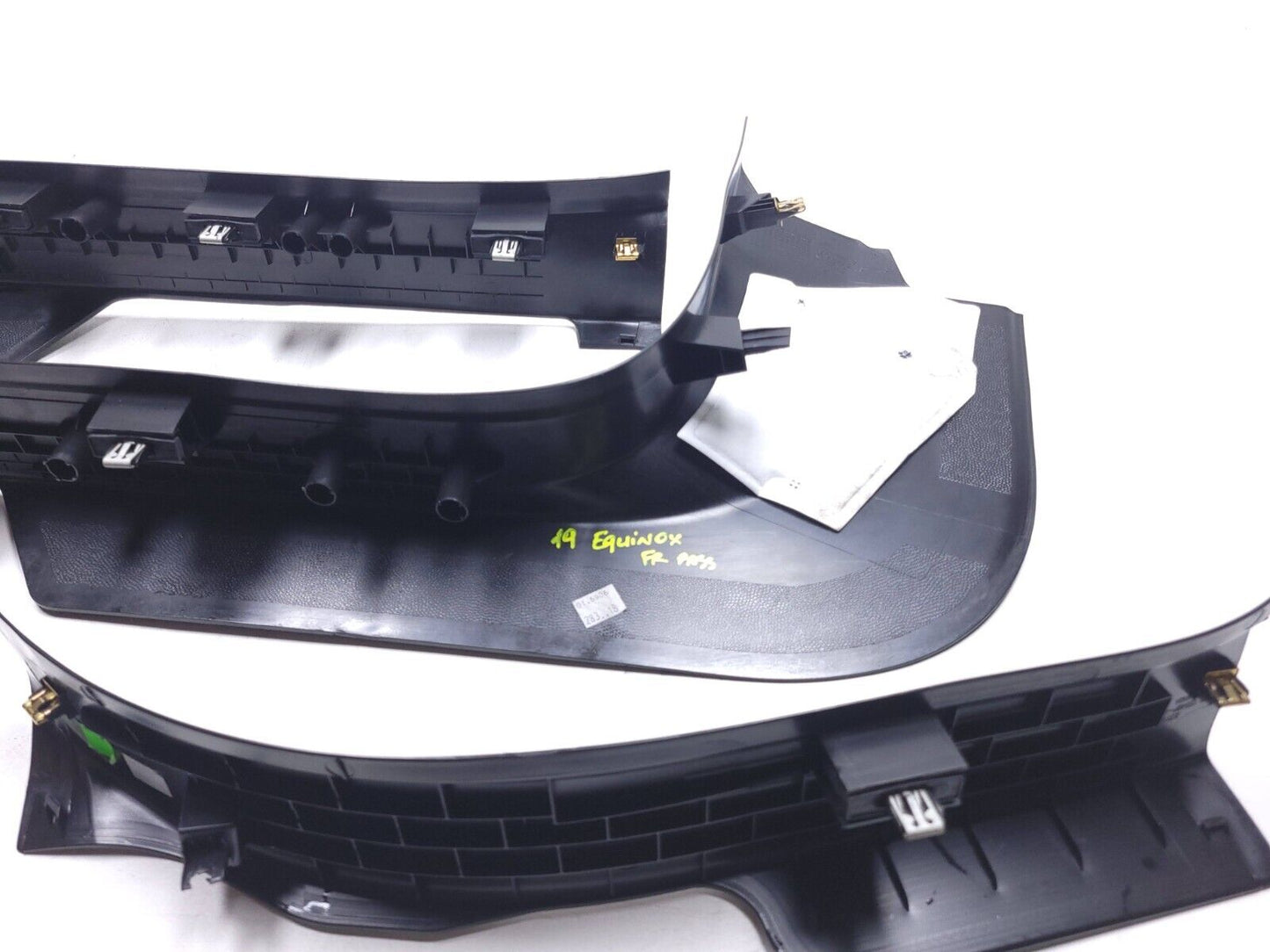 18 19 20 21 Chevrolet Equinox Door Sill Scuff Trim Cover 4pcs OEM