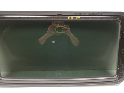 06 07 08 09 10 11 Mercedes Benz Ml500 Sunroof Sun Roof Glass OEM