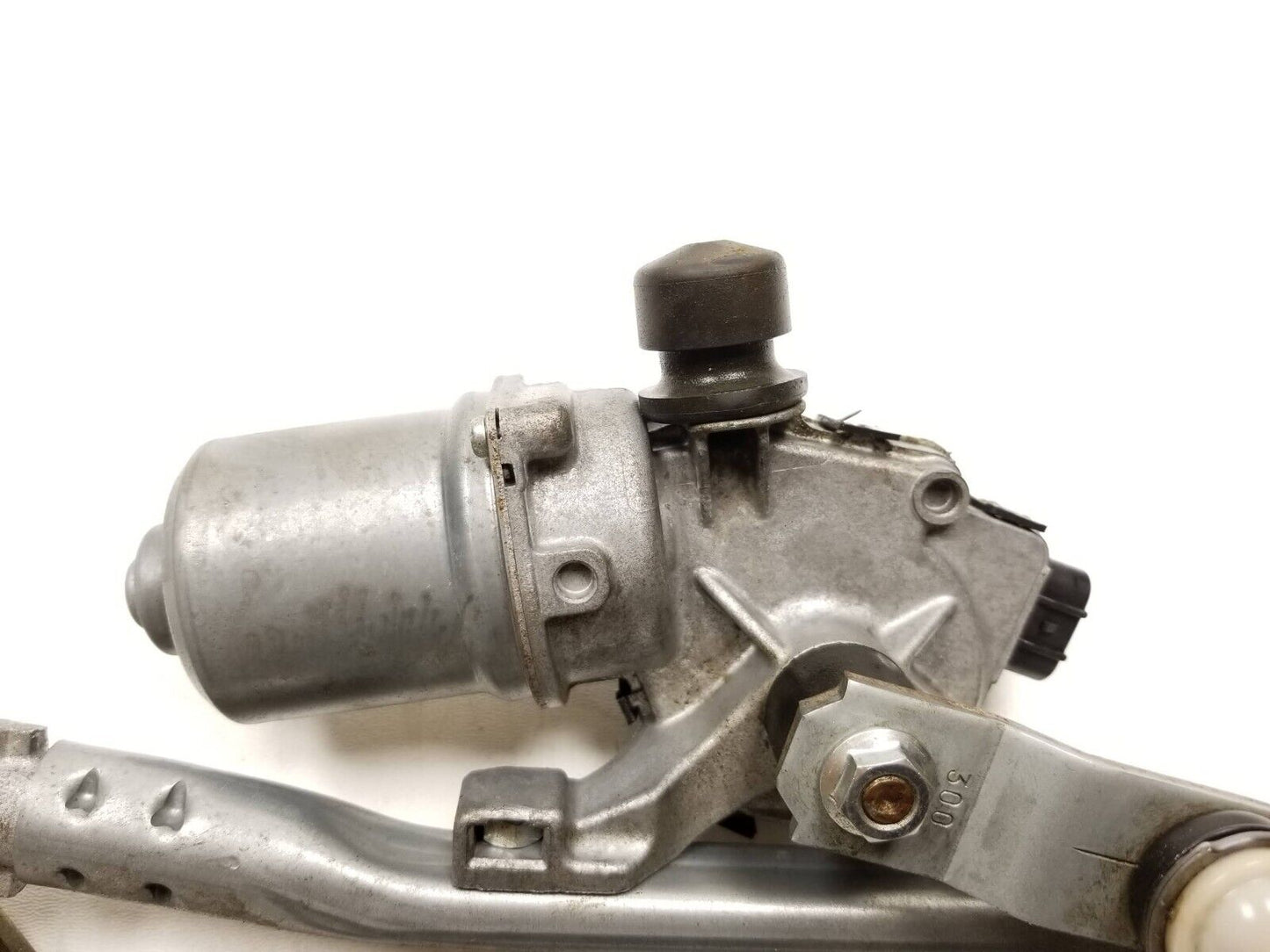 18 19 20 21 Chevrolet Equinox Windshield Wiper Motor W/ Linkage OEM