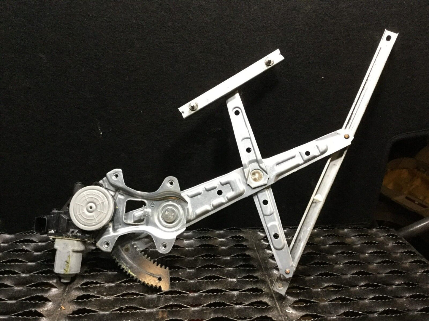 13 14 15 16 17 Nissan Altima Rear Driver Side Window Motor Regulator OEM