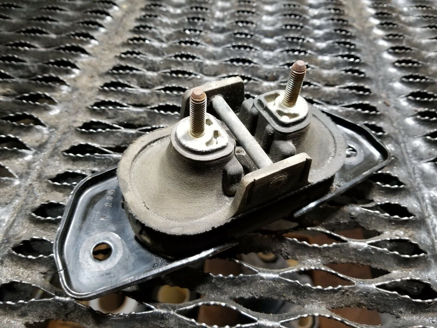 11 12 13 14 Dodge Avenger 2.4l Engine Mount Bracket Pass Side 05105450ab OEM