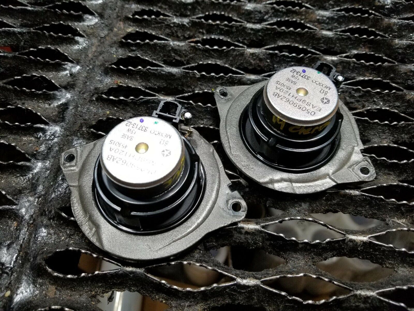 14 15 16 17 Jeep Cherokee Dash Audio Speaker Left & Right Set OEM