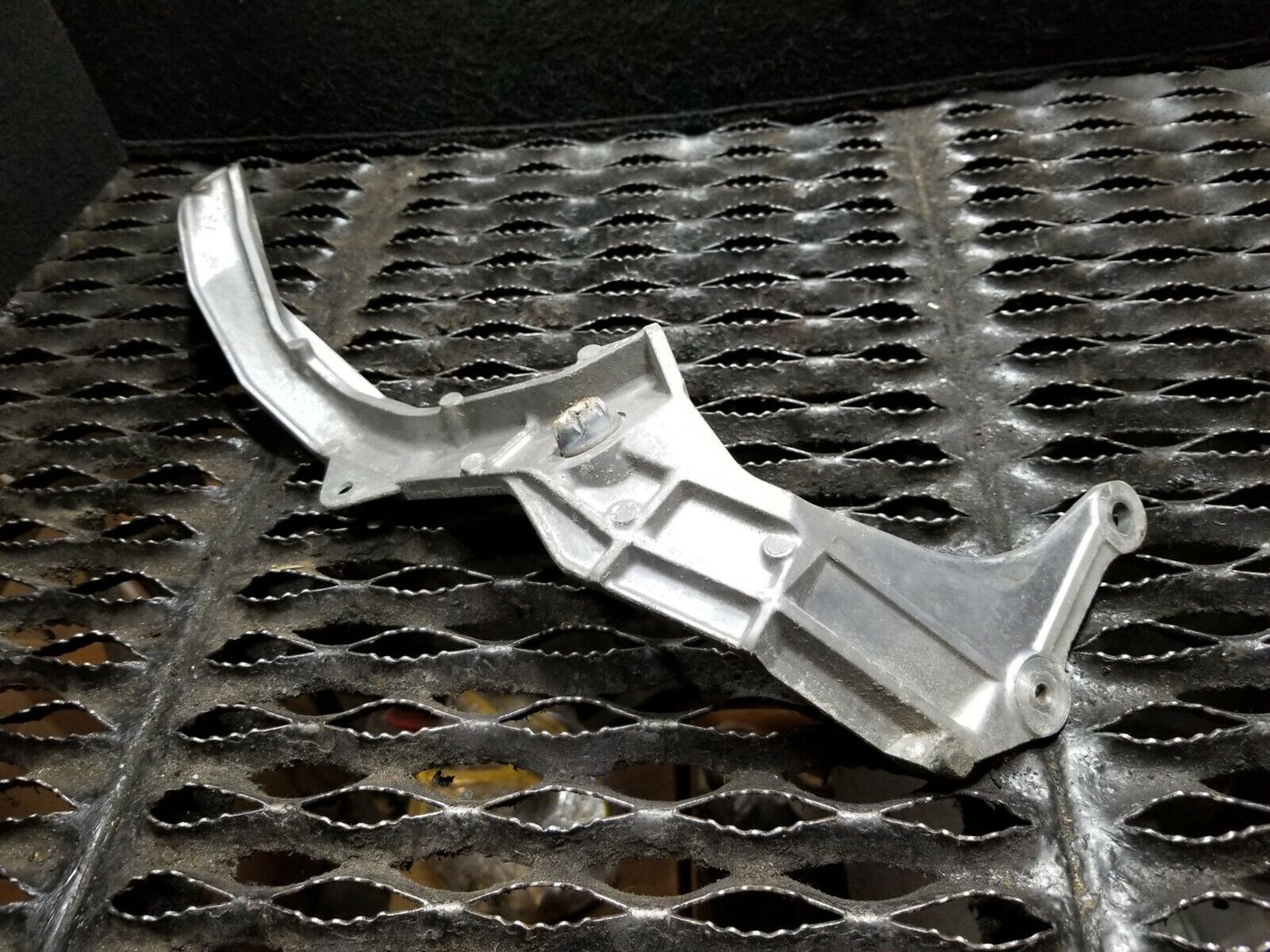 06 07 08 Acura Rl ABS Pump Bracket OEM
