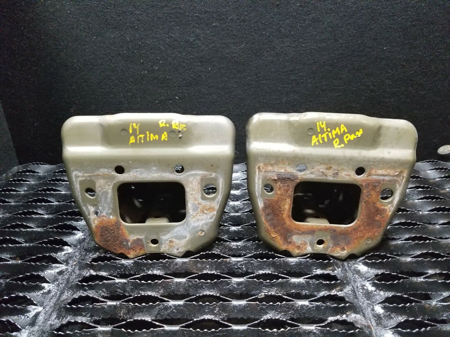 13 14 15 Nissan Altima Sedan Rear Bumper Bracket Left & Right Pair OEM
