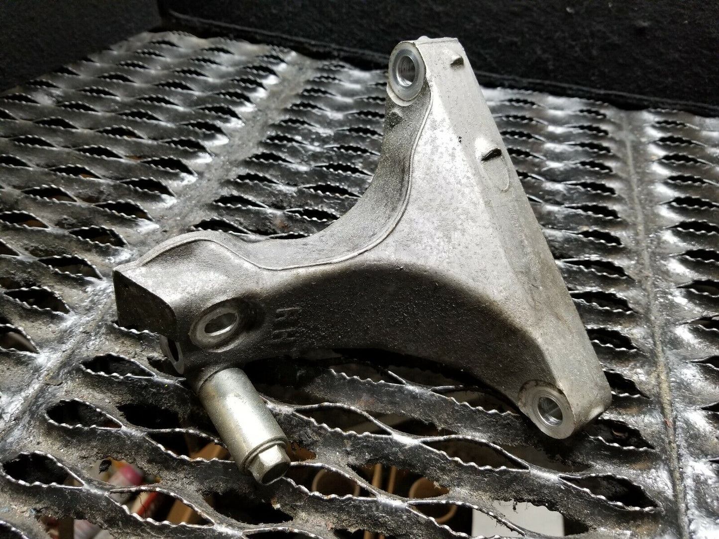 10 11 12 13 14 Subaru Legacy Engine Mount Bracket Pass Side OEM