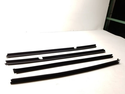 18 19 20 21 Chevrolet Equinox Door Window Weatherstrip Slot Seal 4pcs OEM