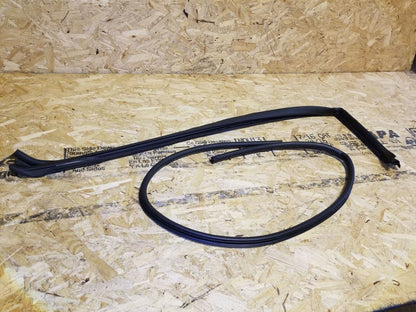 16 17 Dodge Challenger SRT Right Passenger Door Weather Strip Seal OEM 12k Miles