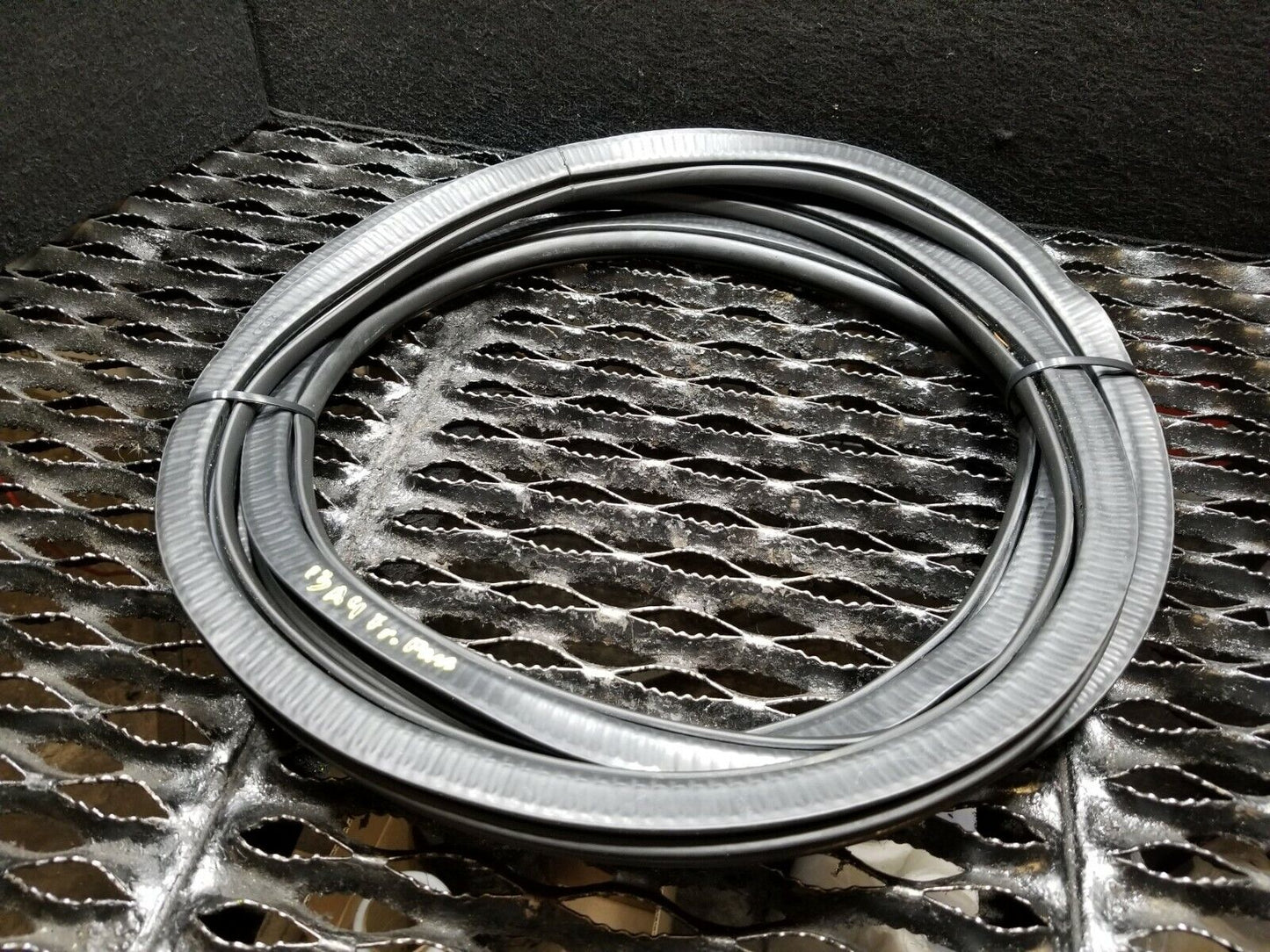13 14 15 Audi A4 Sedan Front Right Passenger Side Door Weatherstrip Seal OEM