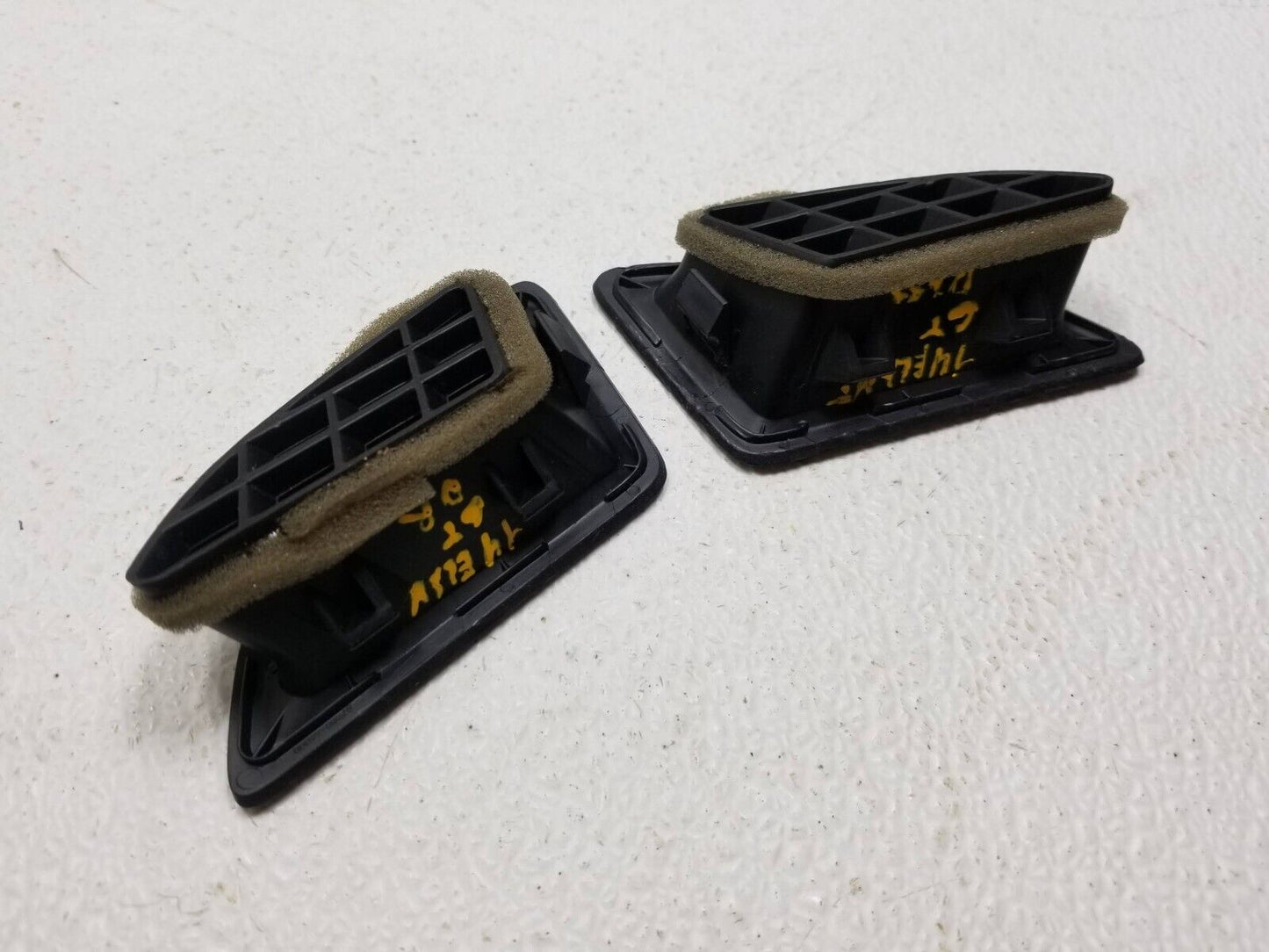 14 15 16 17 Hyundai Elantra Gt Dash Side Defroster Air Vent Pair OEM