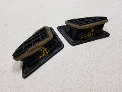 14 15 16 17 Hyundai Elantra Gt Dash Side Defroster Air Vent Pair OEM