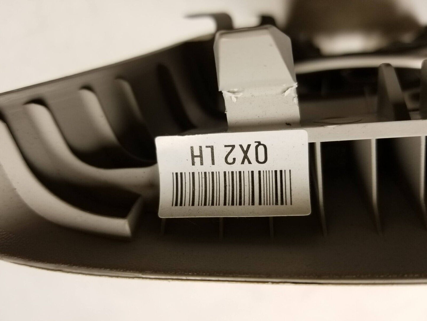 20 21 22 Hyundai Venue Upper Center B Pillar Trim Cover Left Driver Side OEM