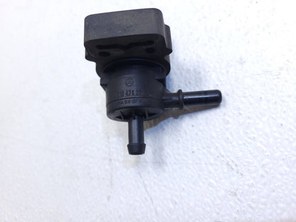 06 07 08 09 10 11 Mercedes Ml500 Purge Solenoid Vacuum Switch Valve OEM