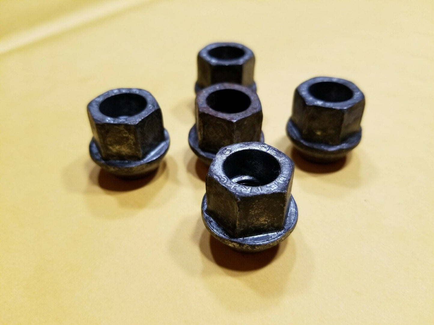 06 07 08 09 10 11 Cadillac DTS Wheel Lug Nut ( 5pcs) OEM
