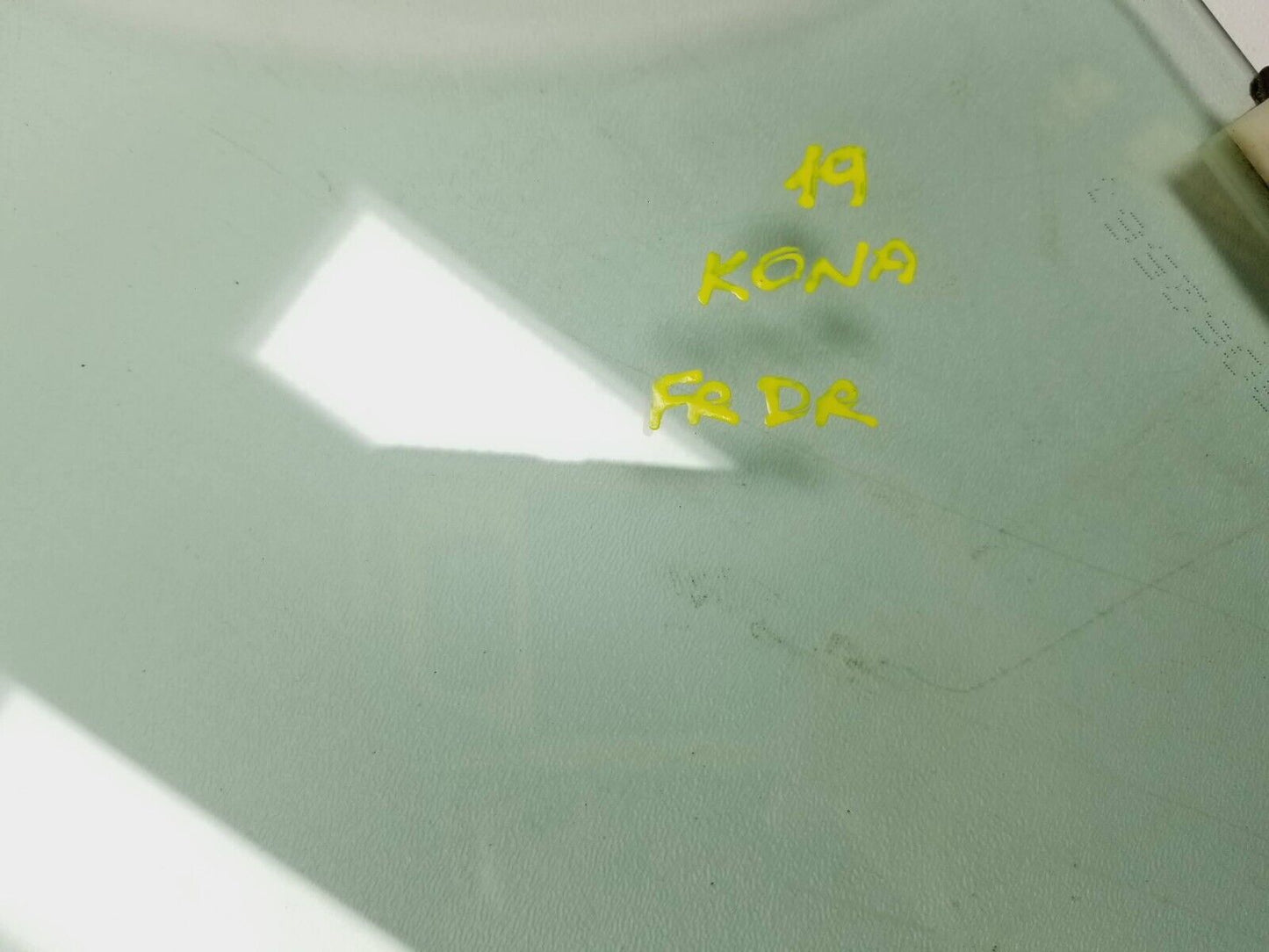 18-21 Hyundai Kona Front Door Window Glass Left Driver Side OEM 29k Miles