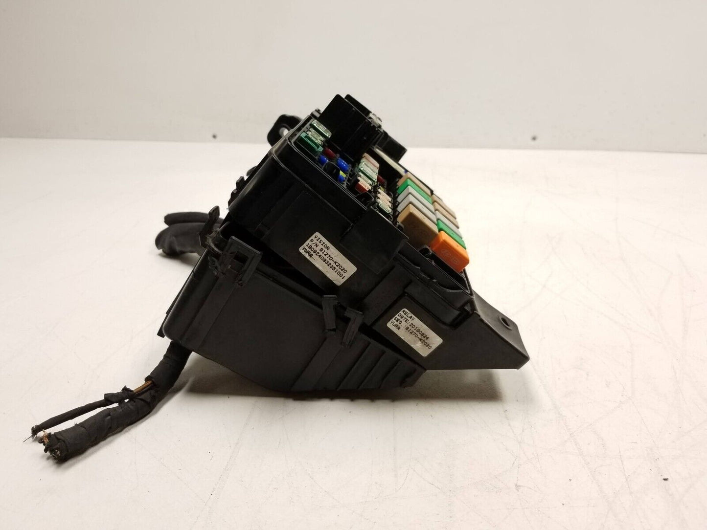 20 21 22 Hyundai Venue Fuse Box Only 91270-k2020 Oem. For Parts