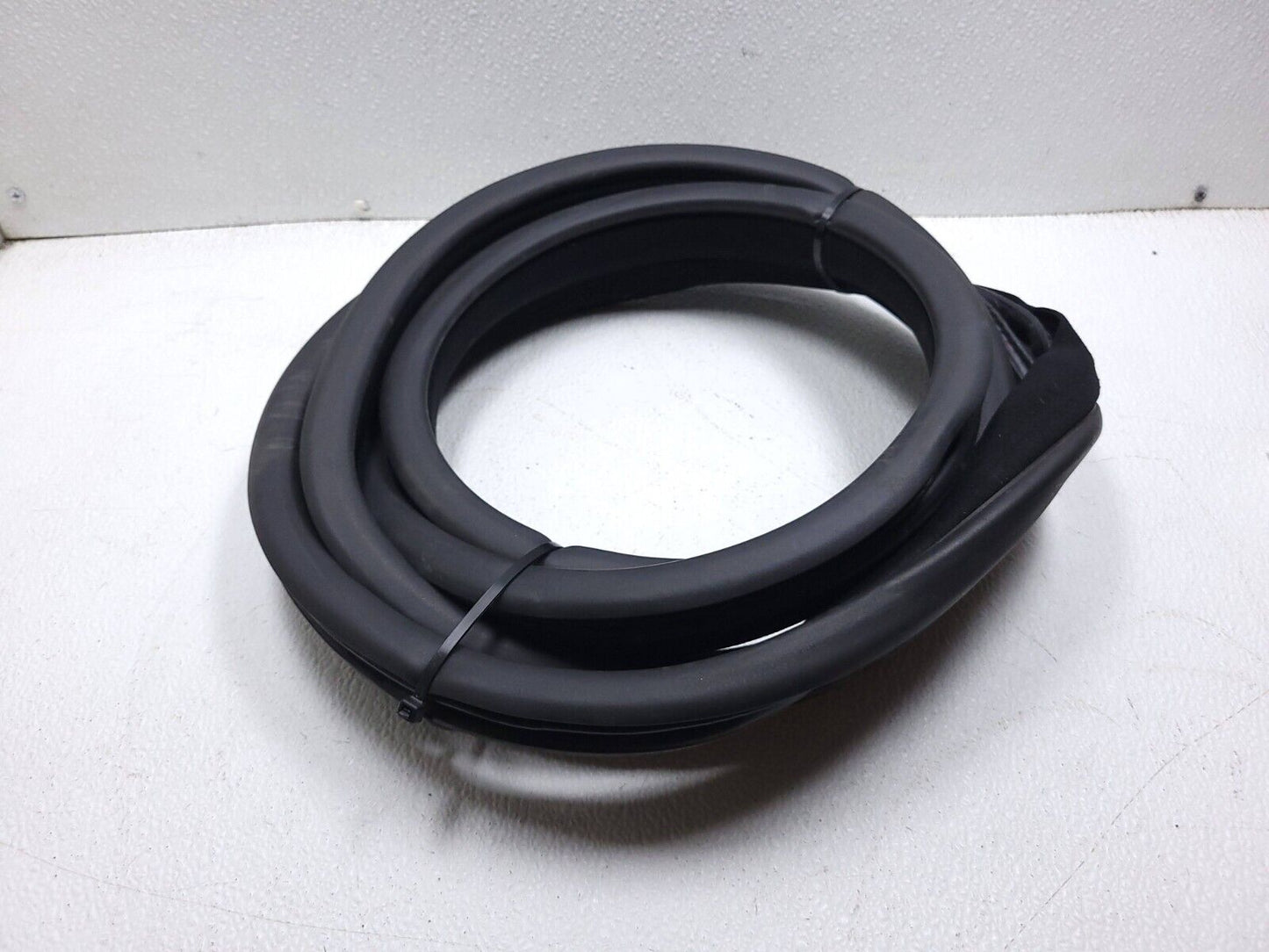 06 07 08 09 10 11 Mercedes Ml500 Door Weatherstrip Seal Rear Left Driver OEM