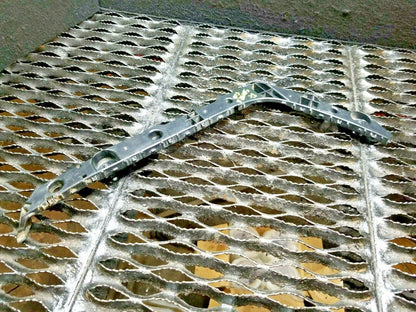 16 17 18 Nissan Sentra Sedan Rear Bumper Retainer Bracket Right Pass Side OEM