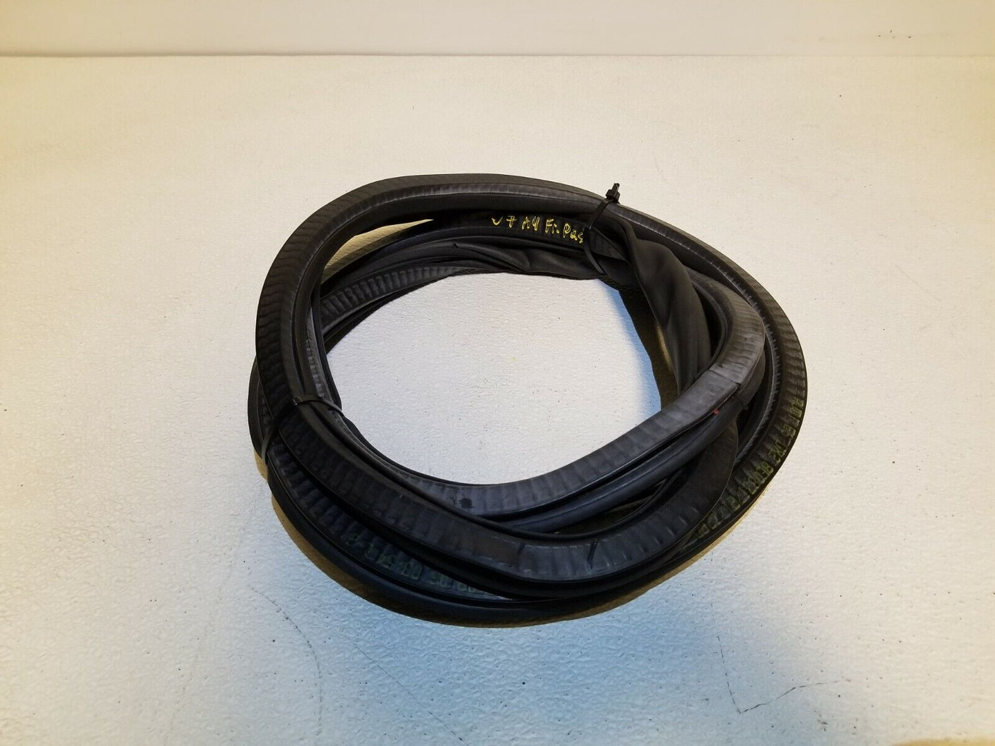 06 07 08 Audi A4 Front Right Passenger Door Weatherstrip Seal OEM 85k Miles