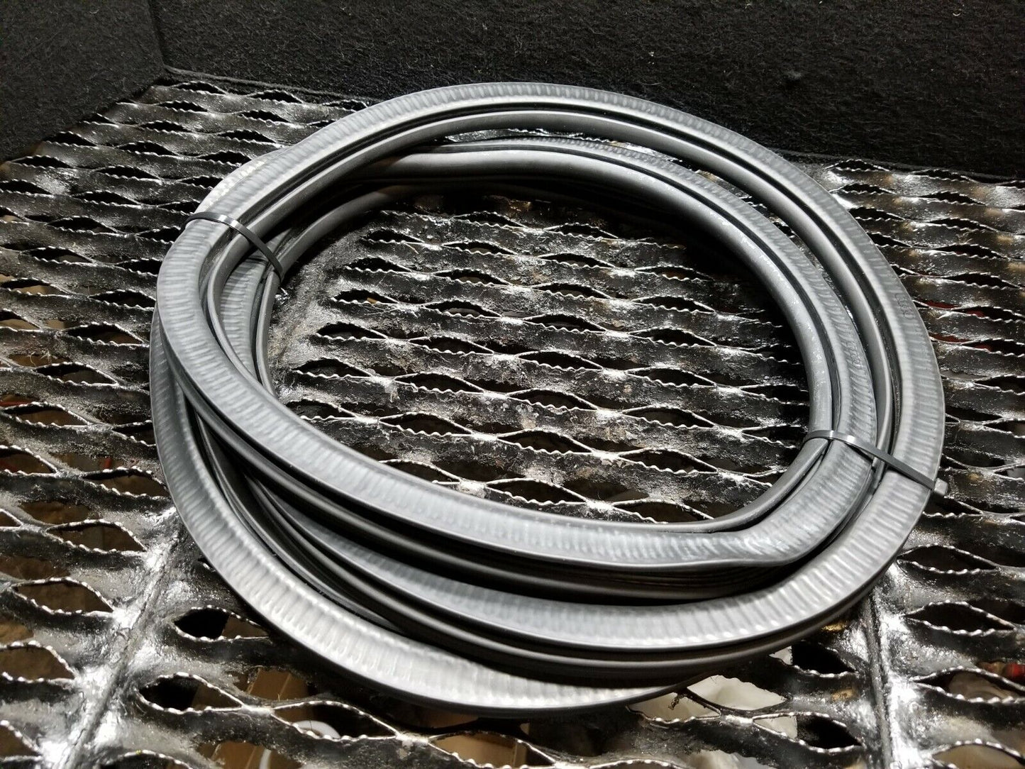 13 14 15 Audi A4 Sedan Rear Right Passenger Side Door Weatherstrip Seal OEM